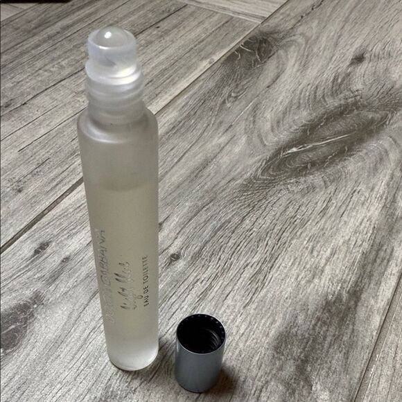 Dolce & Gabbana Light Blue Roll on & Blue Jasmine Mini Perfumes - Picture 15 of 16